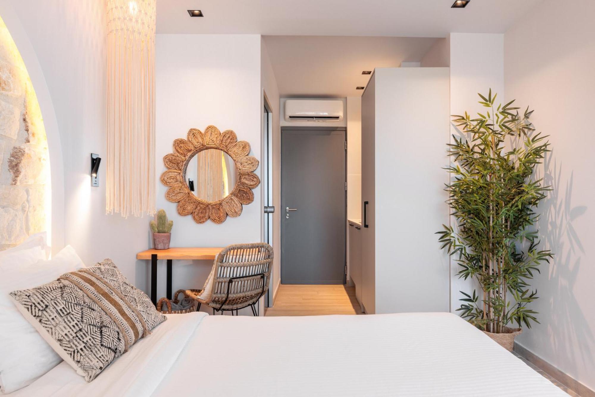 Amalthia Luxury Suites Polychrono Exterior photo