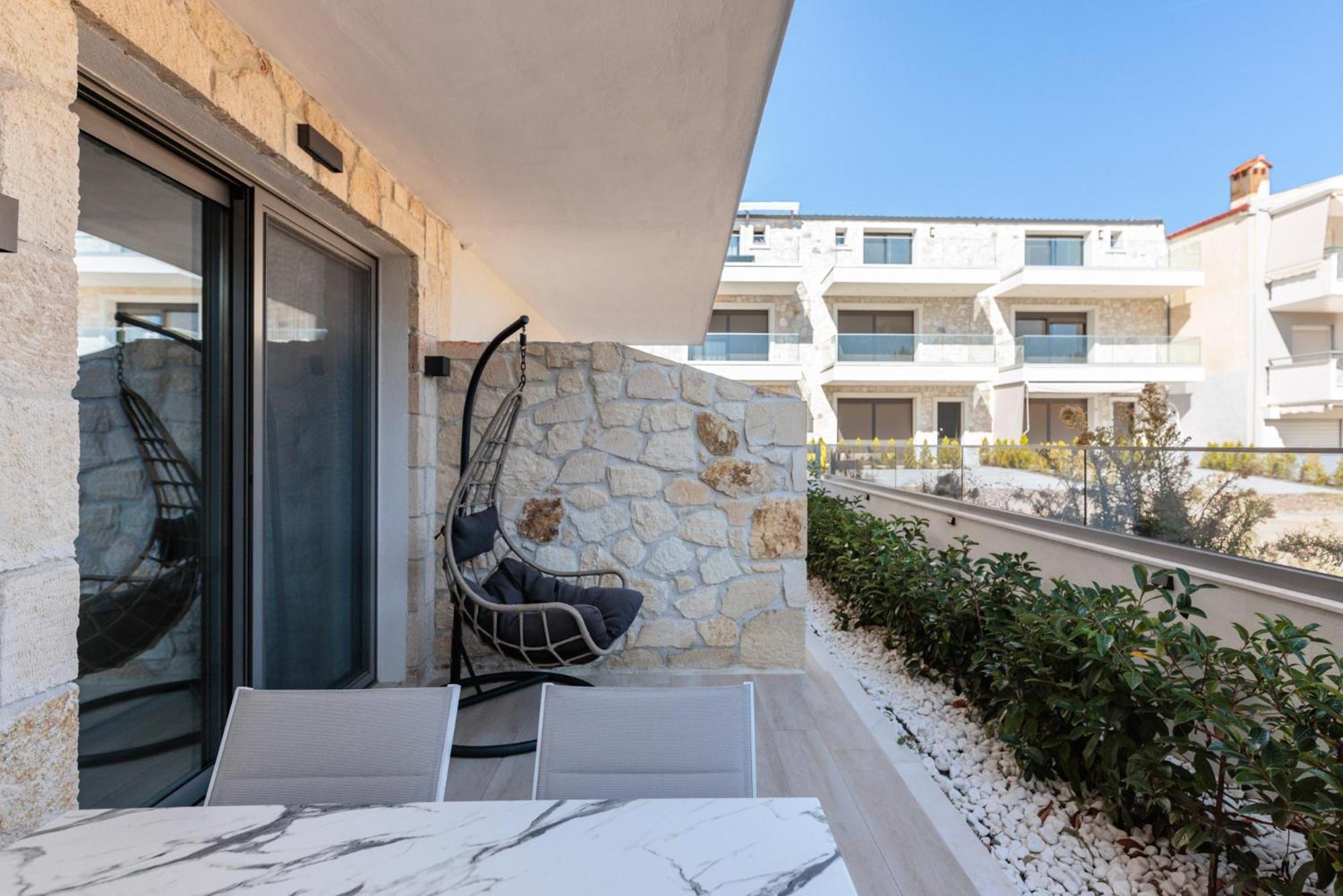Amalthia Luxury Suites Polychrono Exterior photo