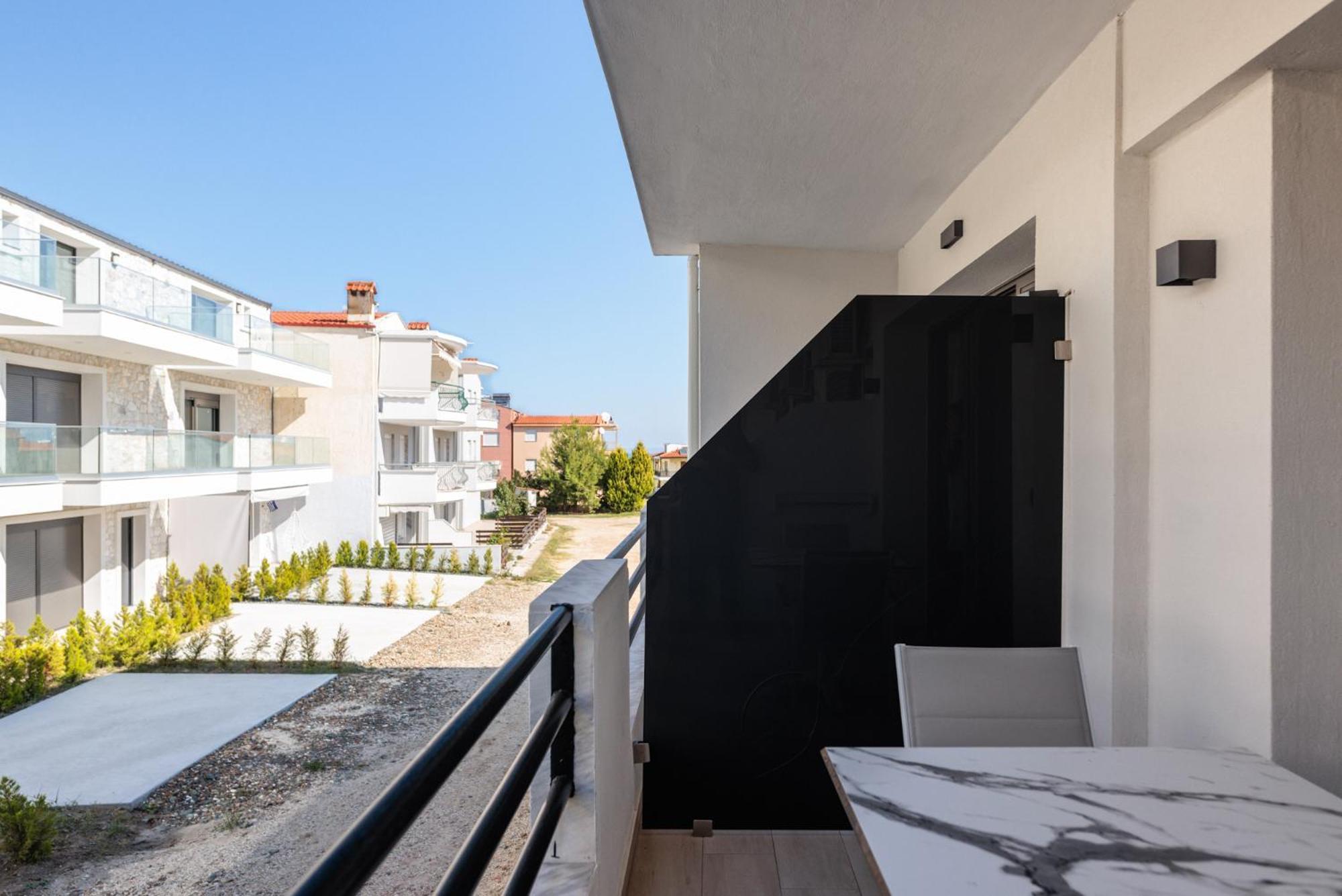 Amalthia Luxury Suites Polychrono Exterior photo