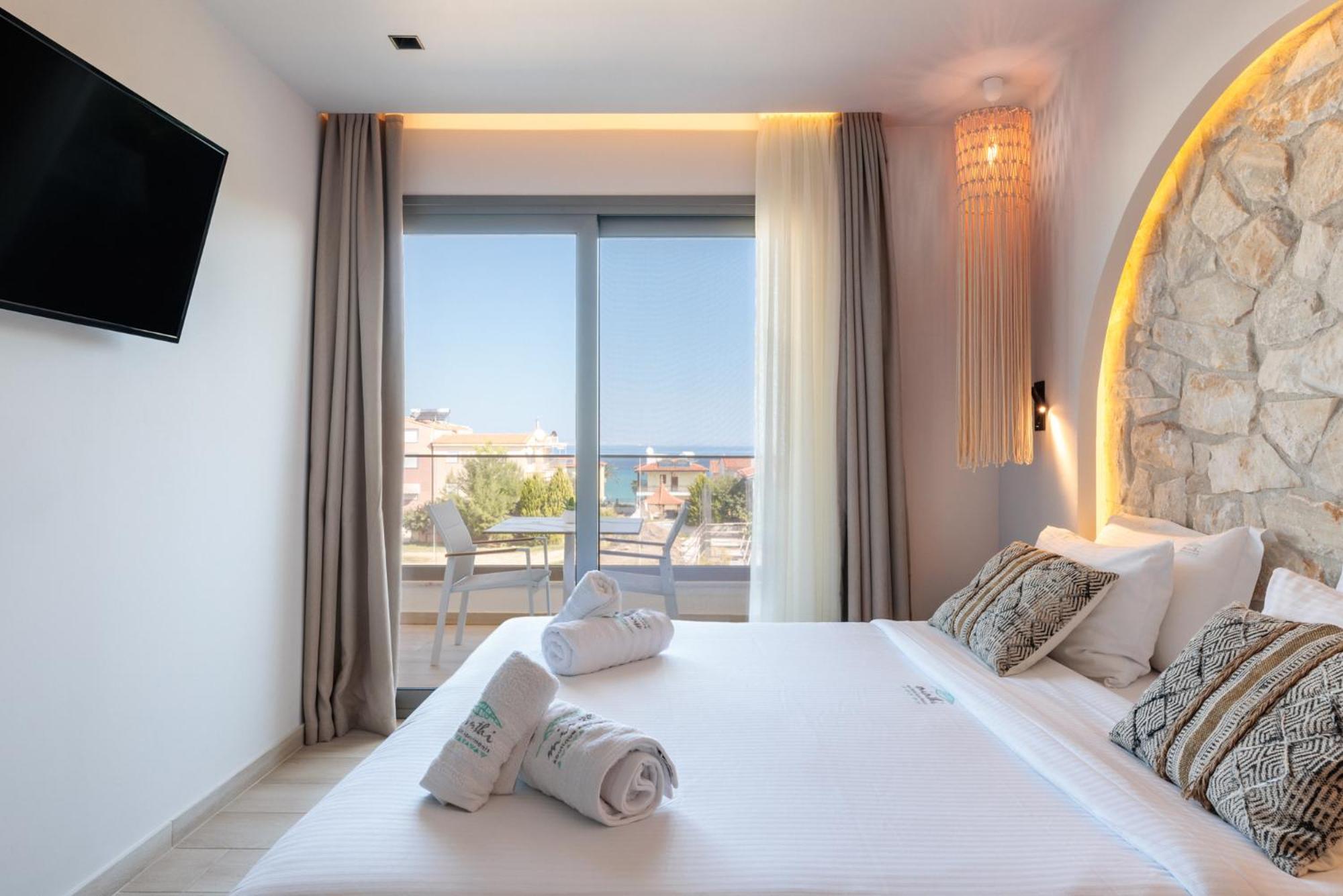 Amalthia Luxury Suites Polychrono Exterior photo